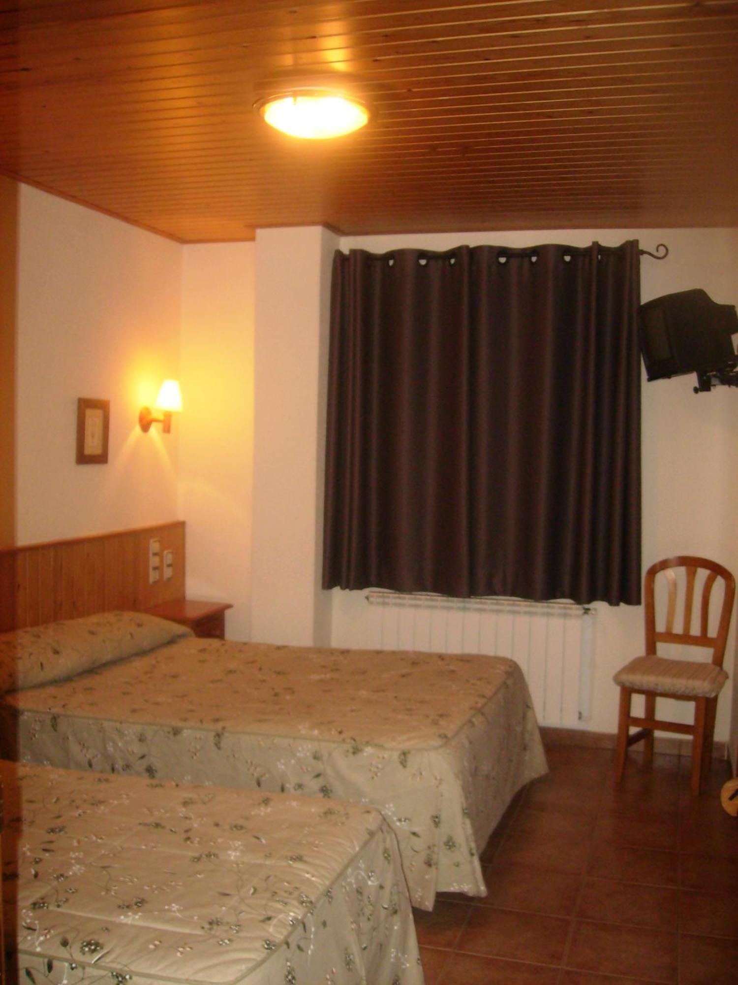 Hostal Pernalle Erillavall Exterior foto